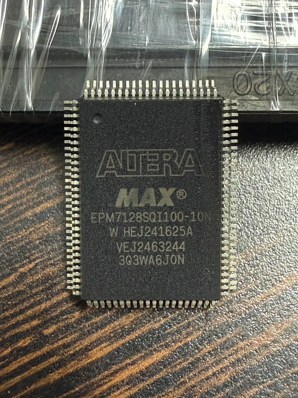 EPM7128SQI100-10 EPM7128SQI100-10